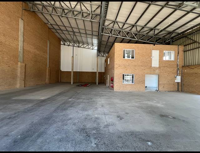 585M² WAREHOUSE TO LET IN LASER PARK
